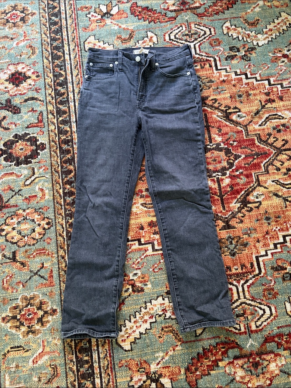 Women's Straight-Leg Jeans in Dark grey